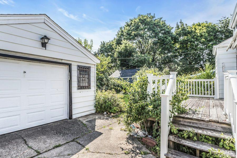 754 Windsor Road Property Photo 3