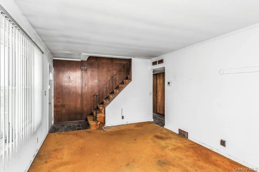 754 Windsor Road Property Photo 4