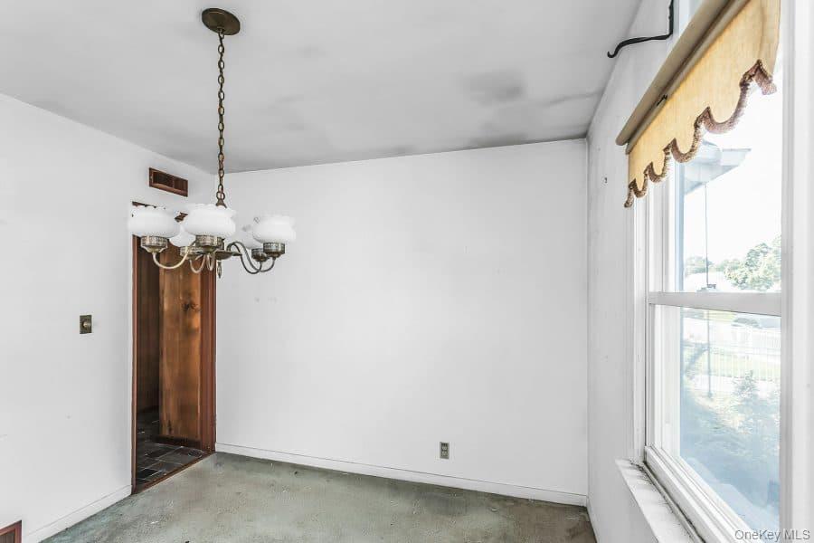 754 Windsor Road Property Photo 8