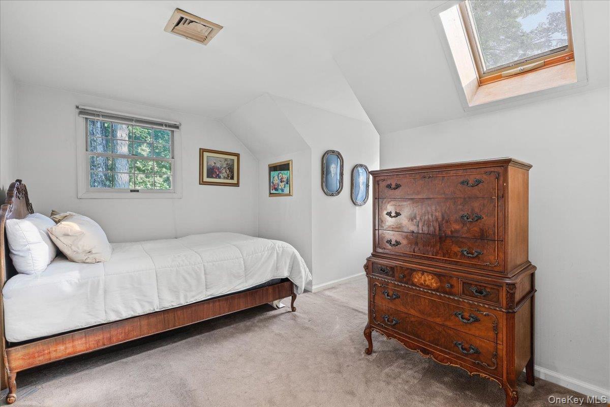 12 Gordon Avenue Property Photo 16