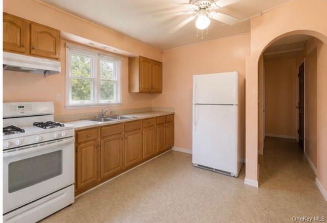 1718 N Gardiner Drive Property Photo 4