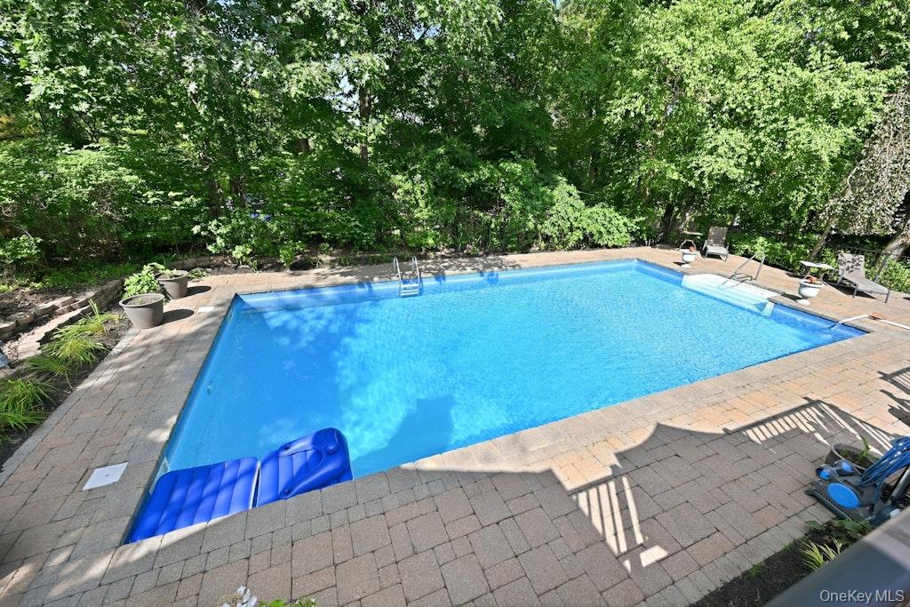 20 Williamsburg Drive Property Photo 37