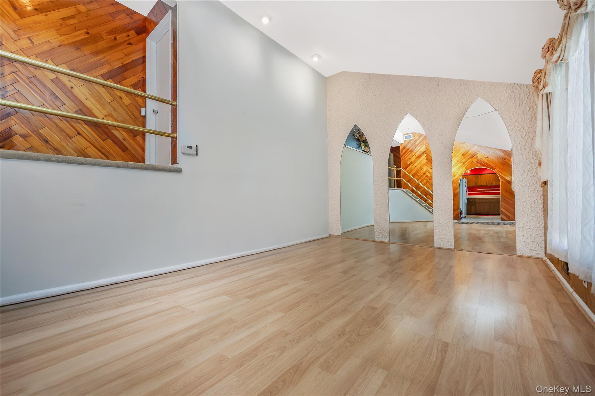 19 Glenda Drive Property Photo 3