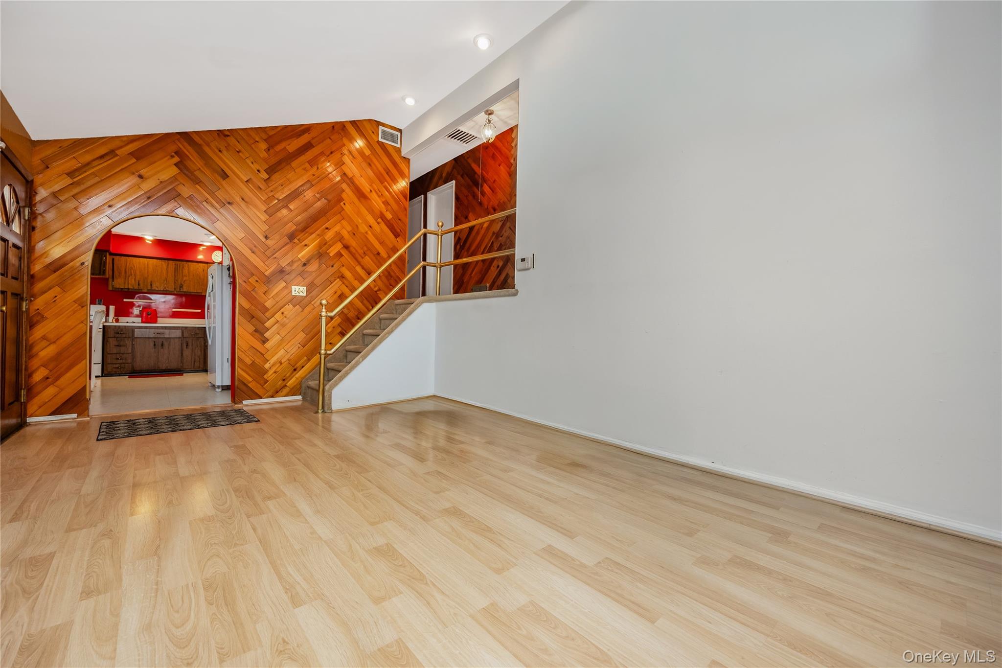 19 Glenda Drive Property Photo 4