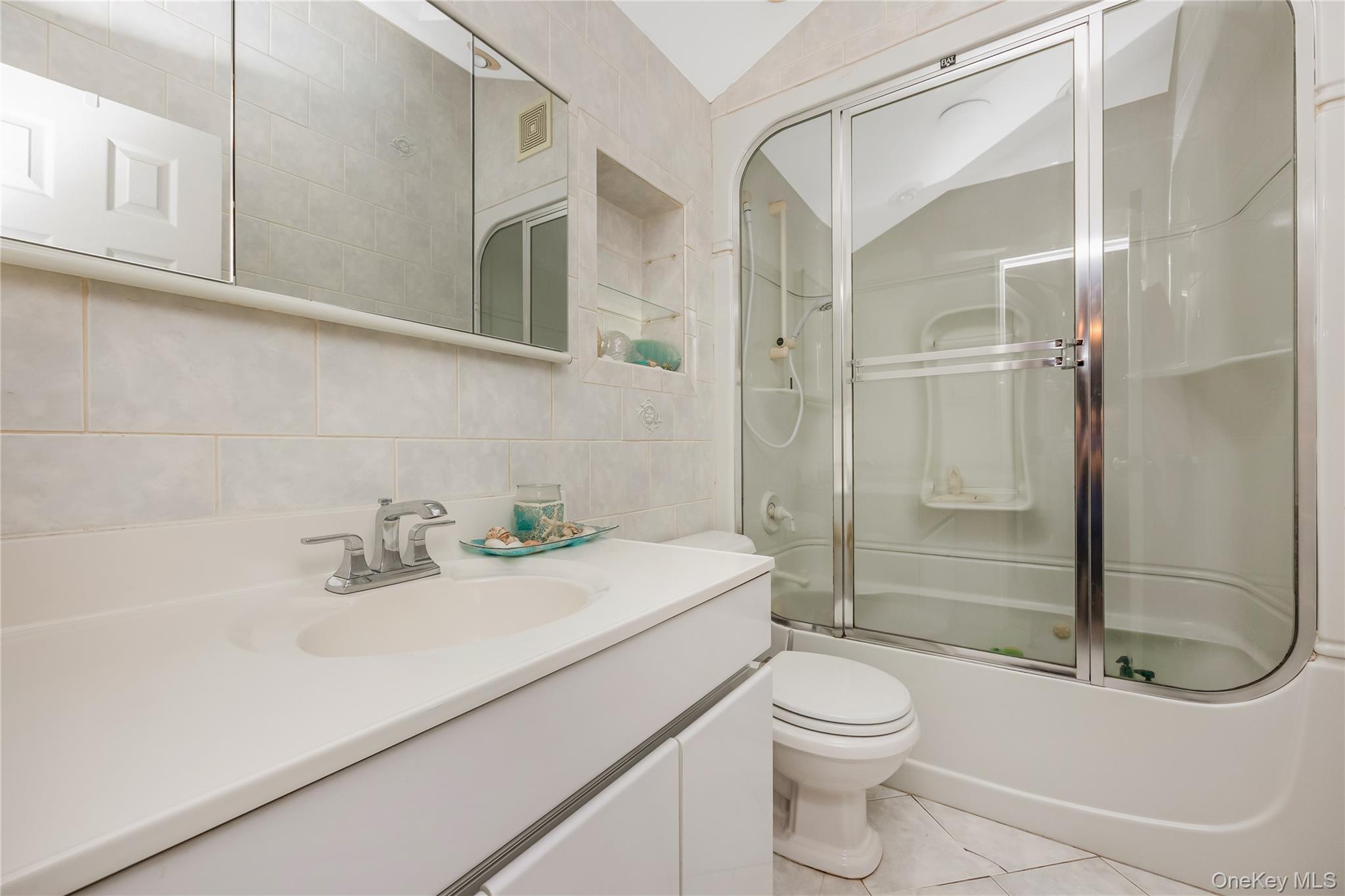 19 Glenda Drive Property Photo 12