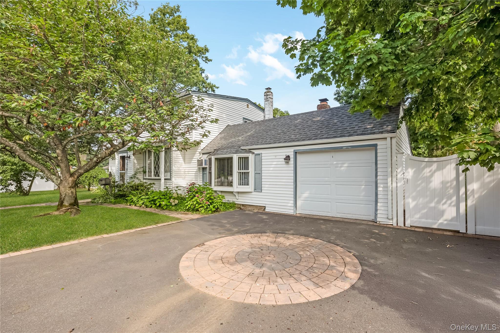 525 Beech Street Property Photo 1