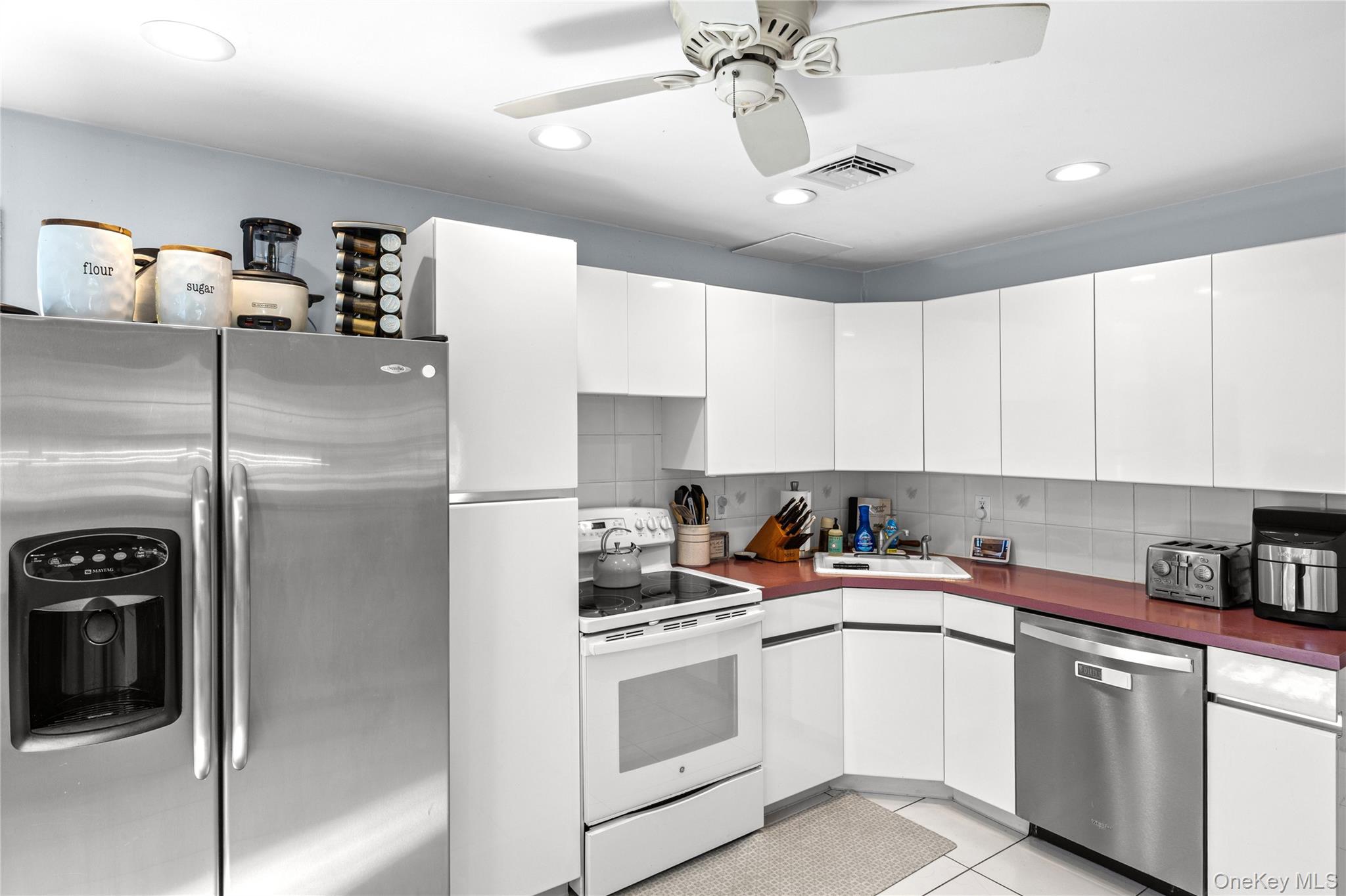 334 Greenbelt Parkway Property Photo 24