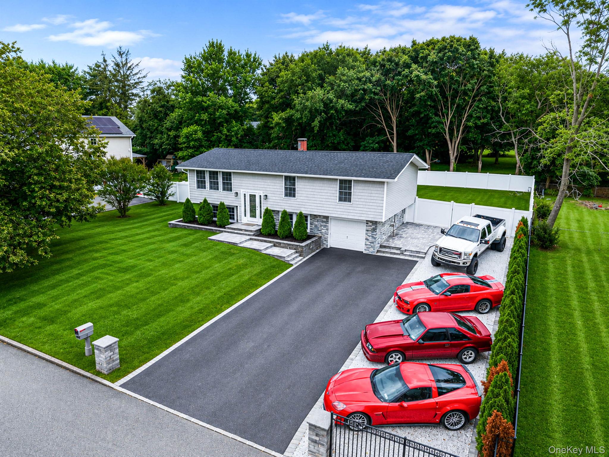 8 Fairway Drive Property Photo 1