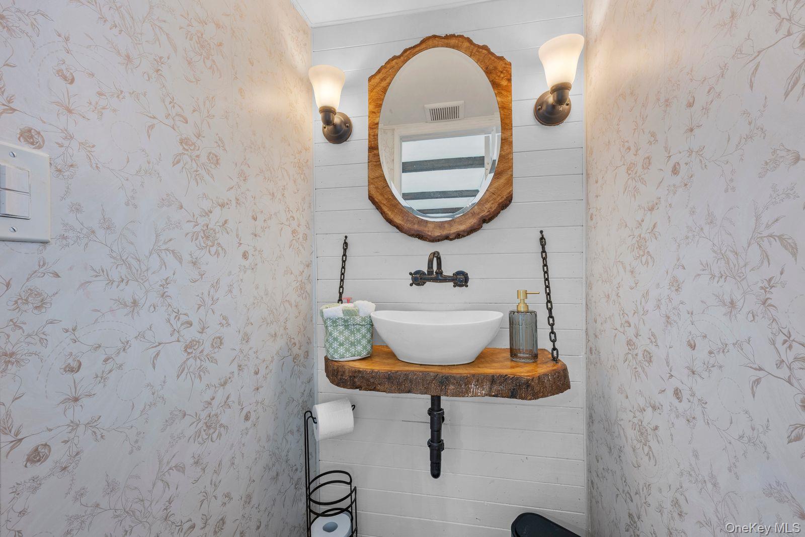 286 E Lexington Avenue Property Photo 12