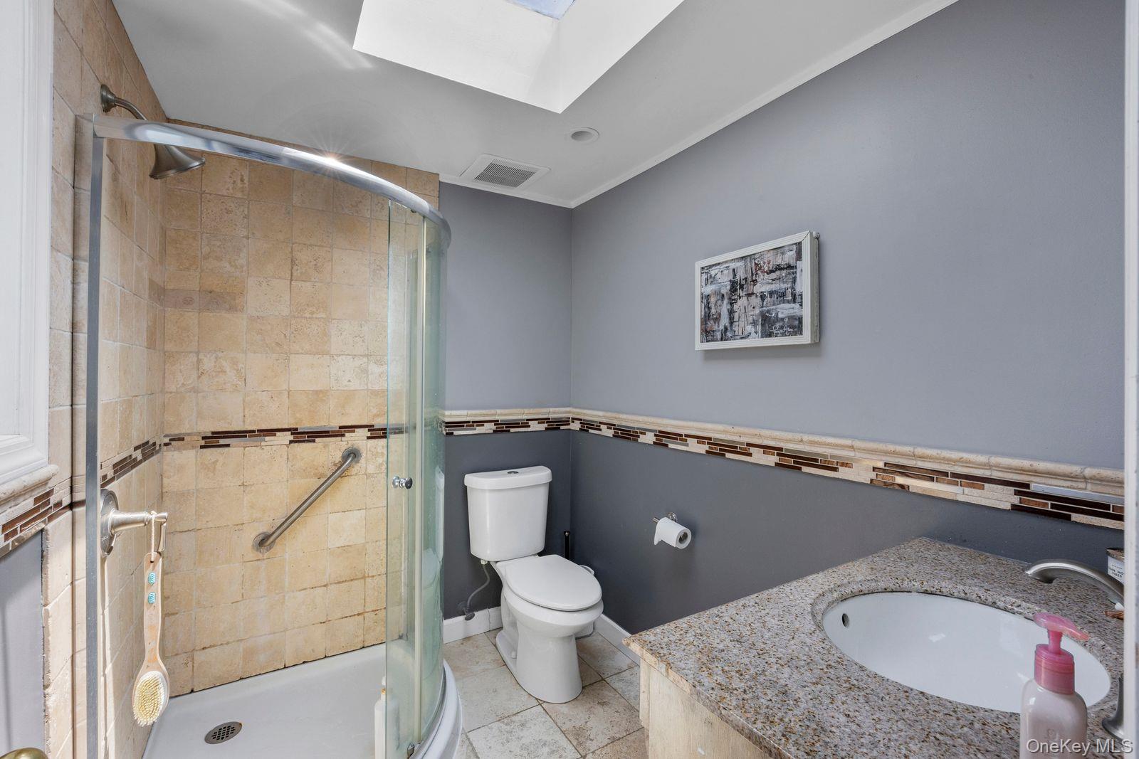 286 E Lexington Avenue Property Photo 18