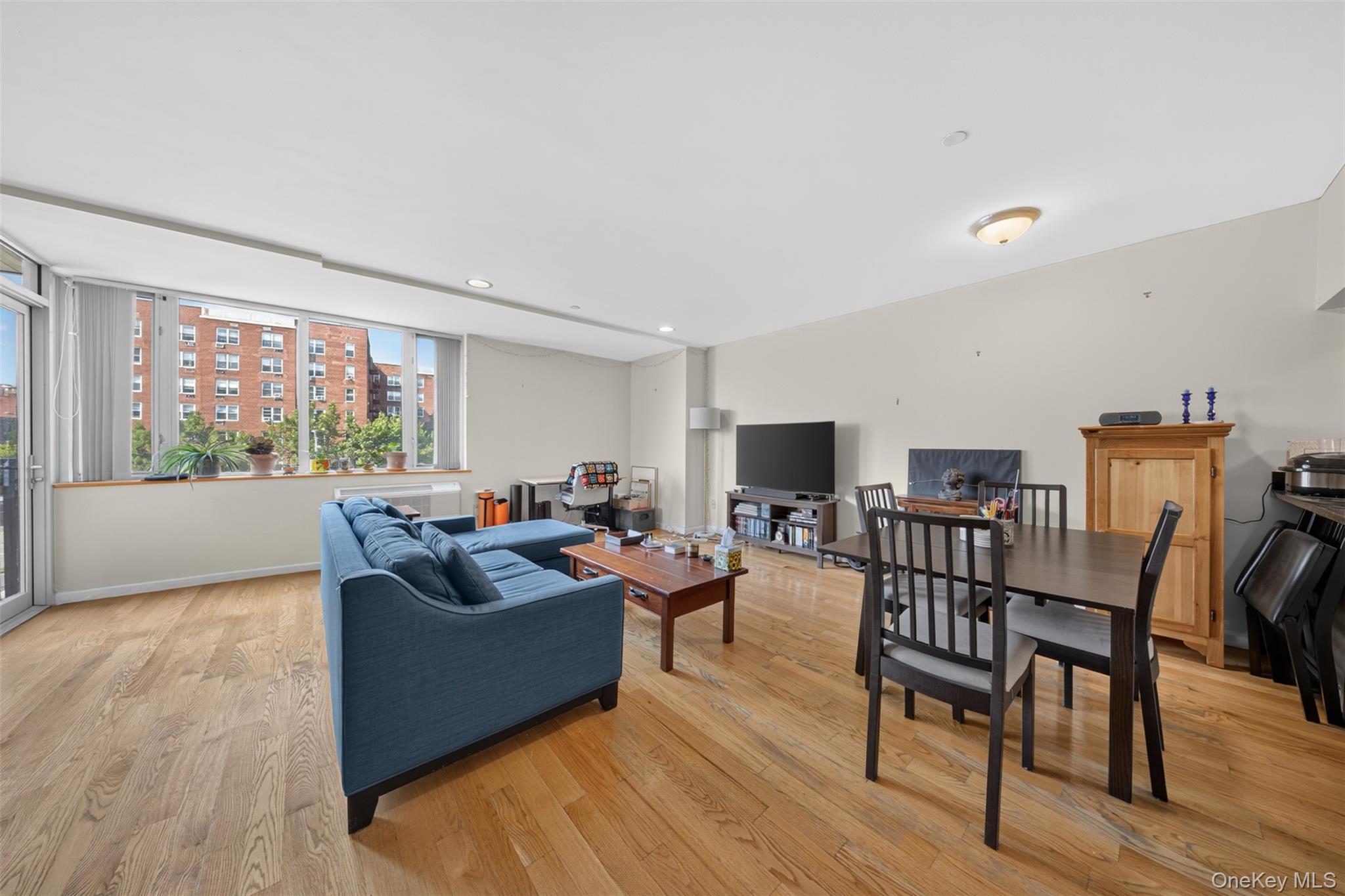 63-14 Queens Boulevard 3m Property Photo 9