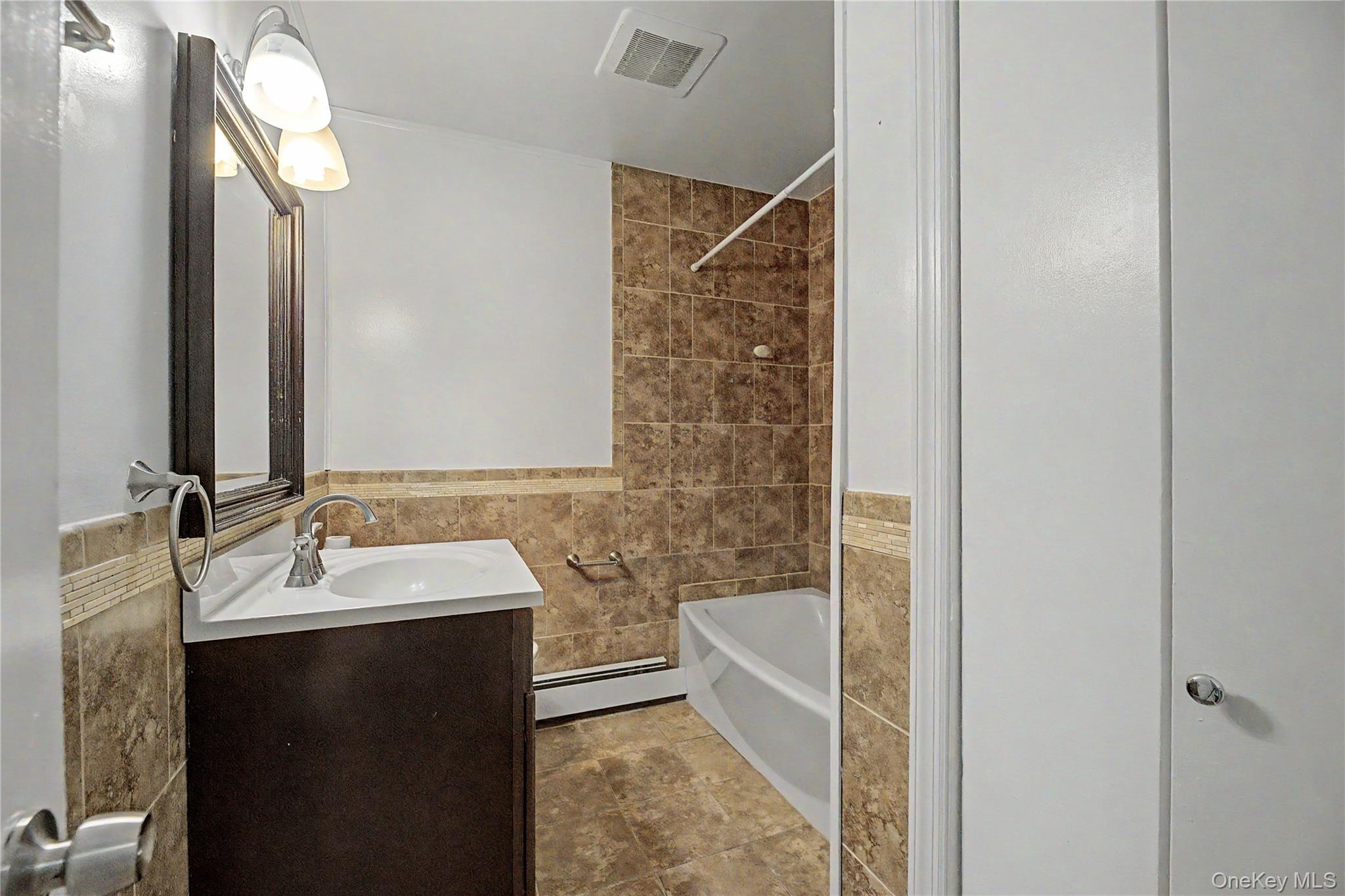 28 Roundhill Drive Property Photo 10