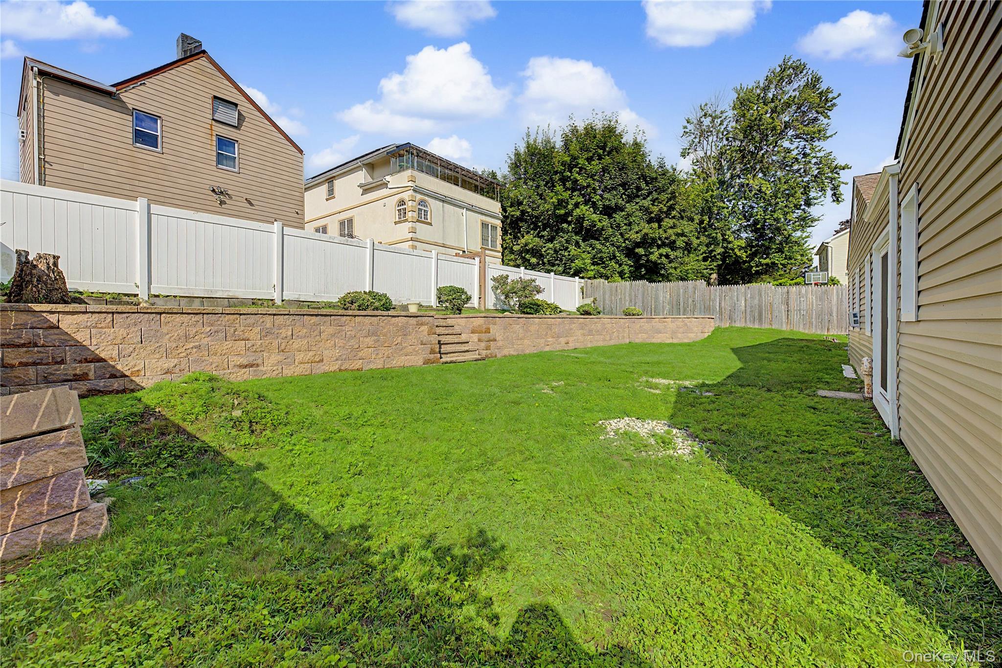 28 Roundhill Drive Property Photo 18