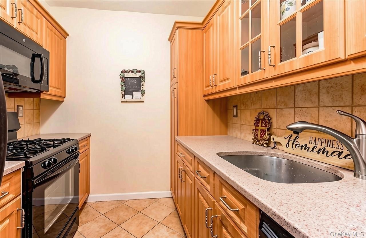 27010 Grand Central Parkway 4j Property Photo 4