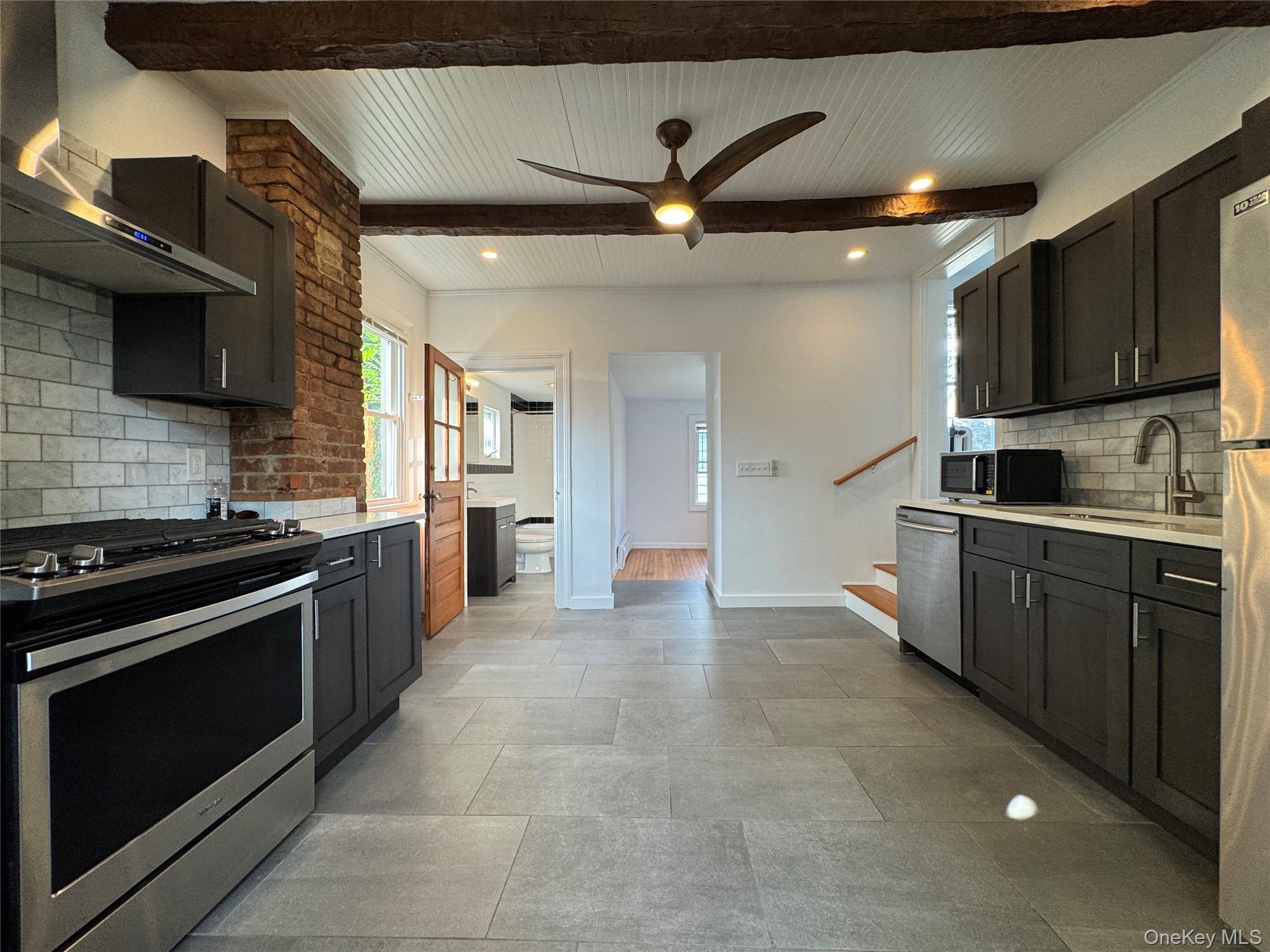 5 N Elm Street Property Photo 5