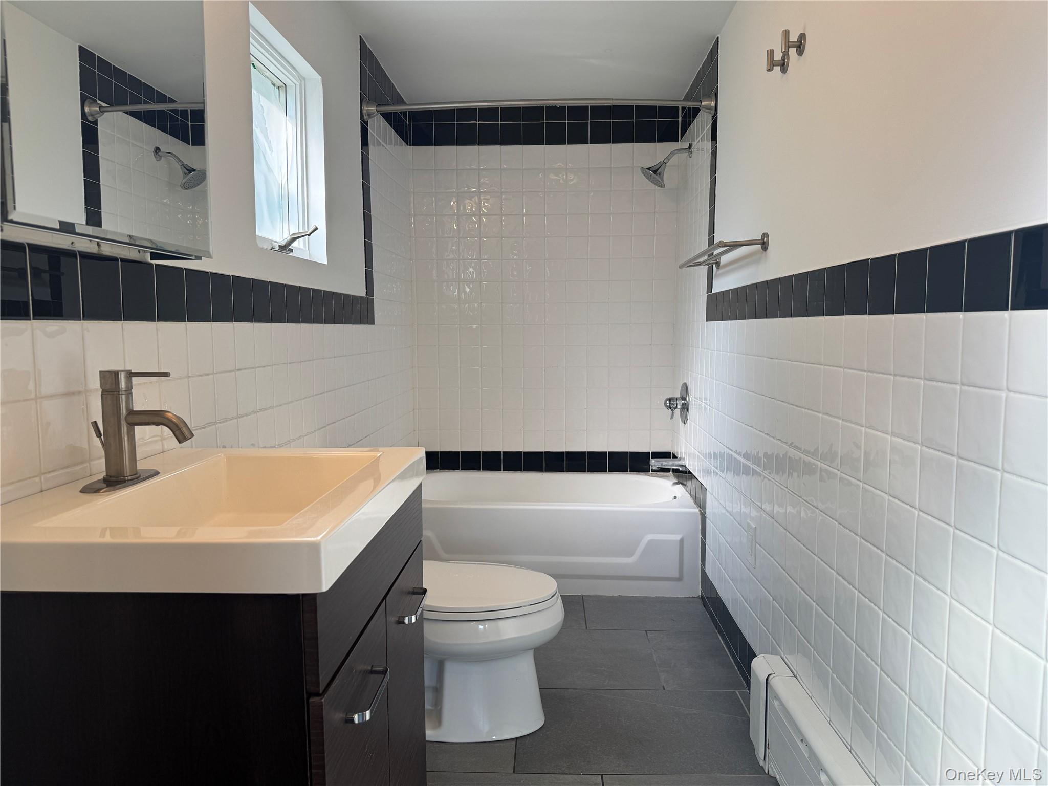 5 N Elm Street Property Photo 7
