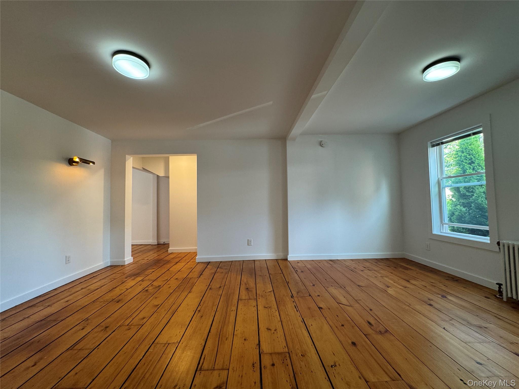 5 N Elm Street Property Photo 8