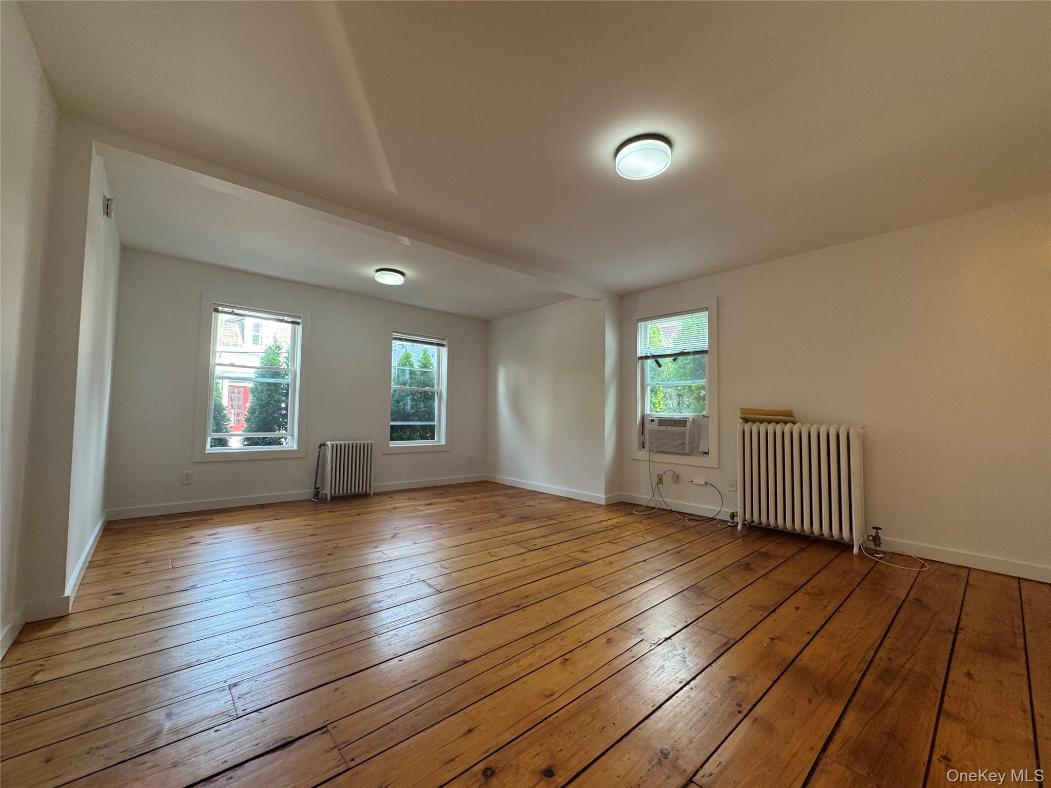 5 N Elm Street Property Photo 12