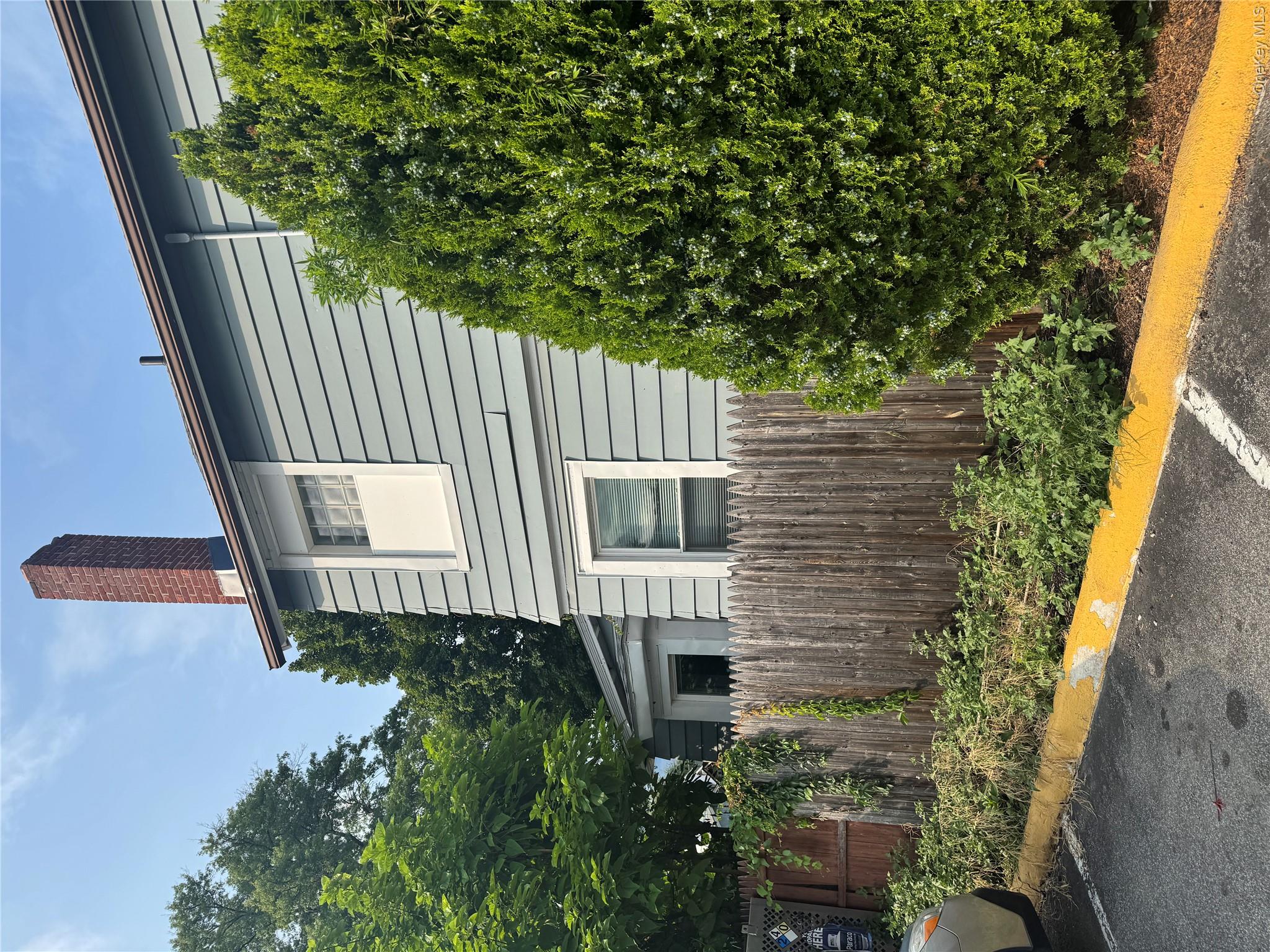 5 N Elm Street Property Photo 19