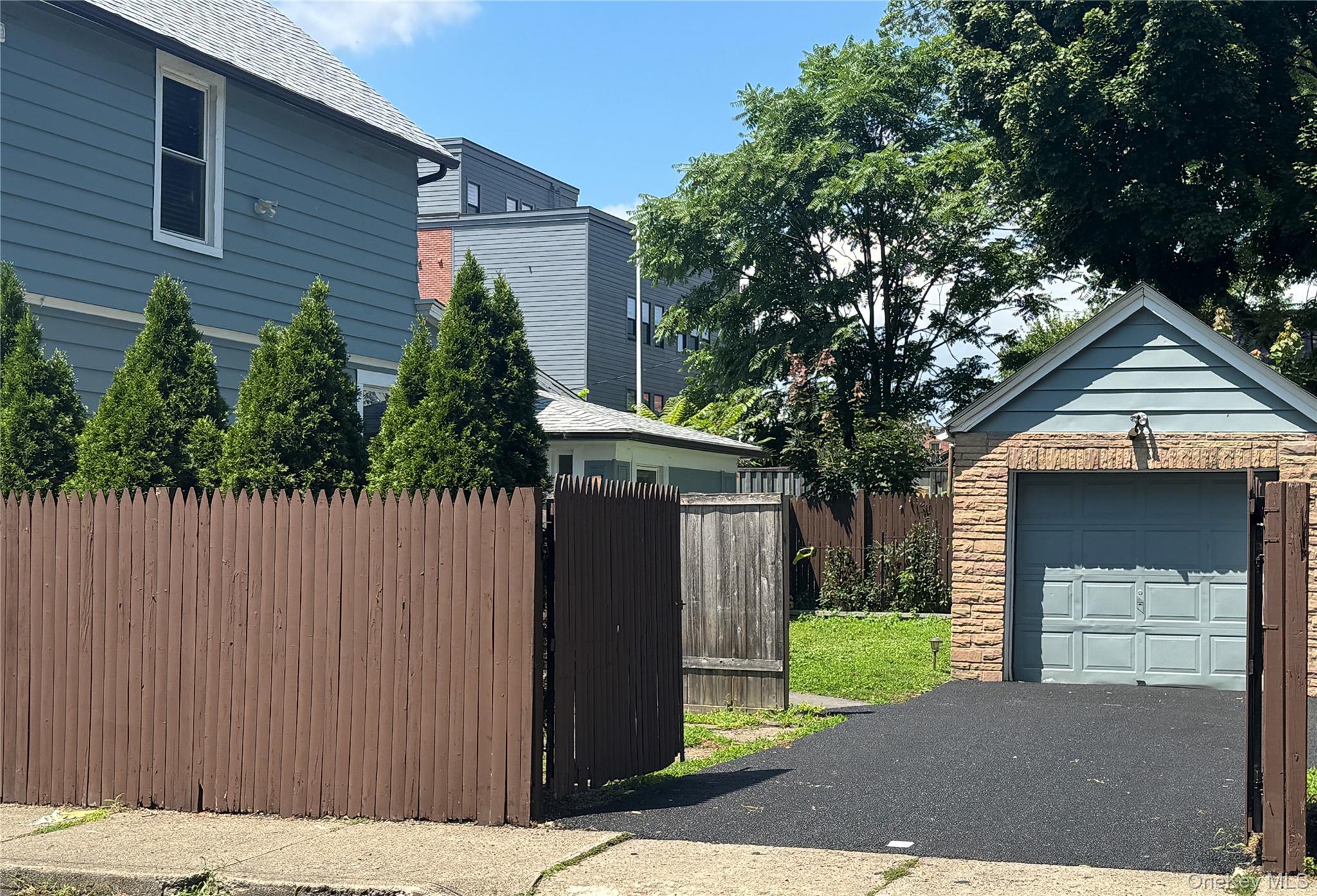 5 N Elm Street Property Photo 25