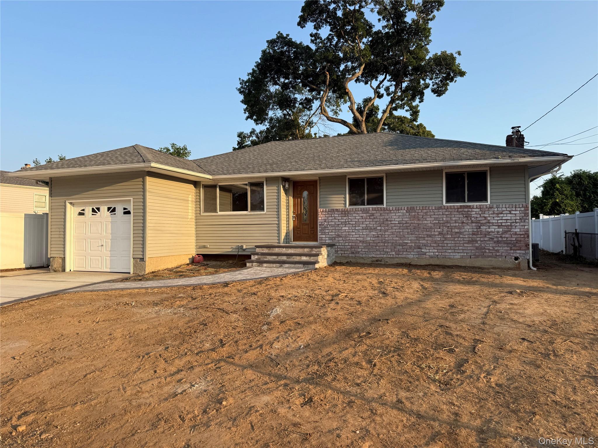 2 5th Avenue Property Photo 2
