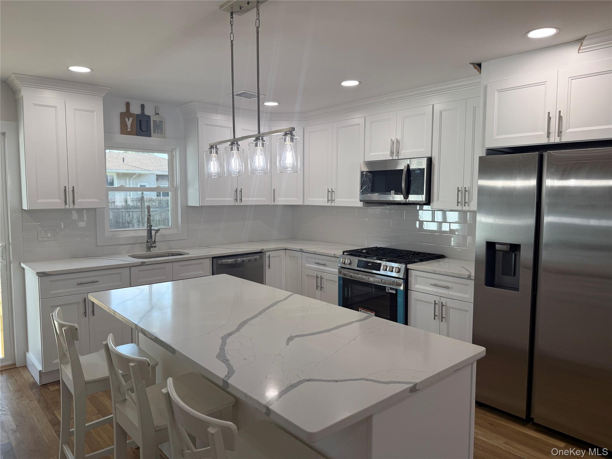 2 5th Avenue Property Photo 5