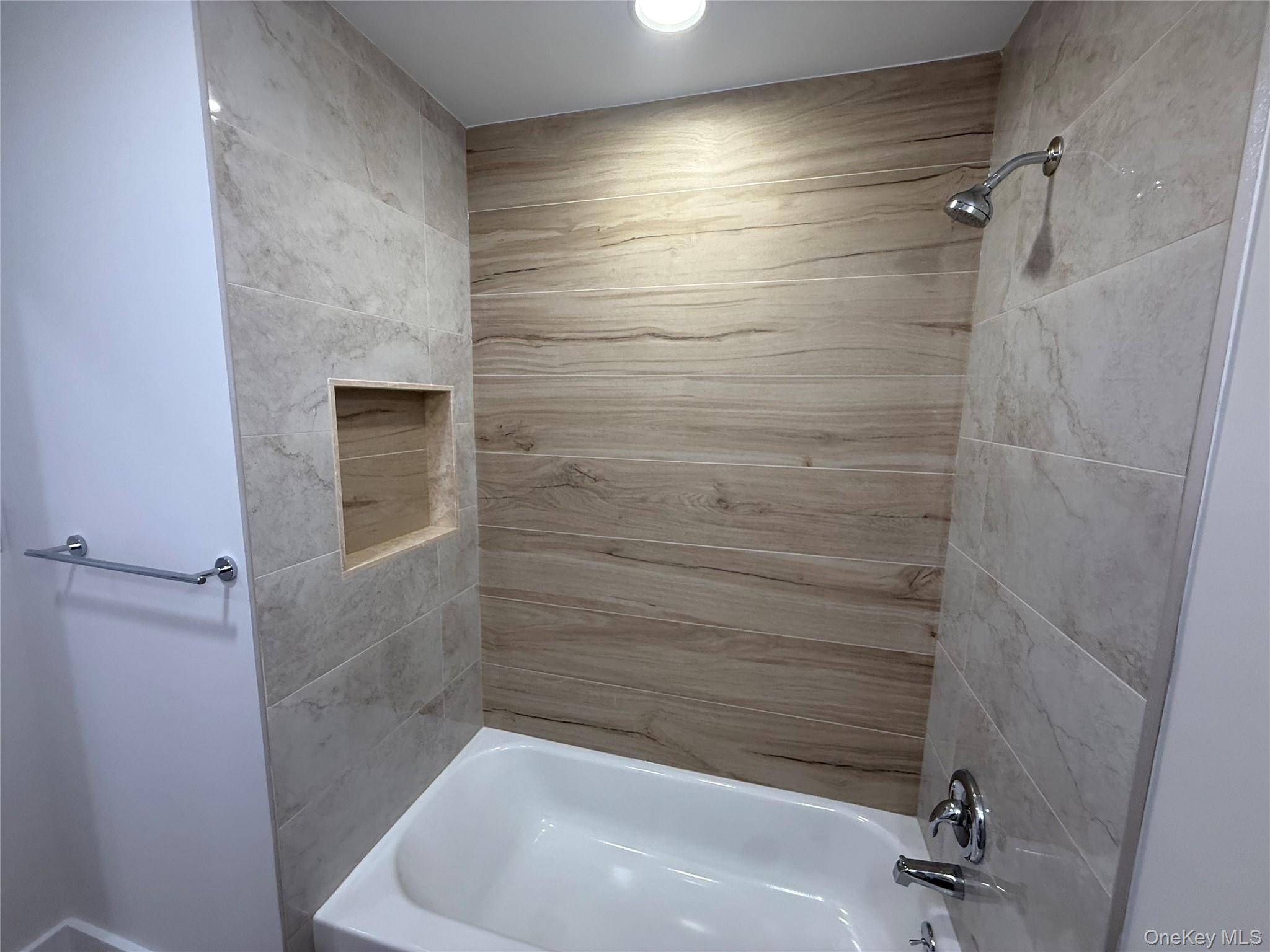 2 5th Avenue Property Photo 8