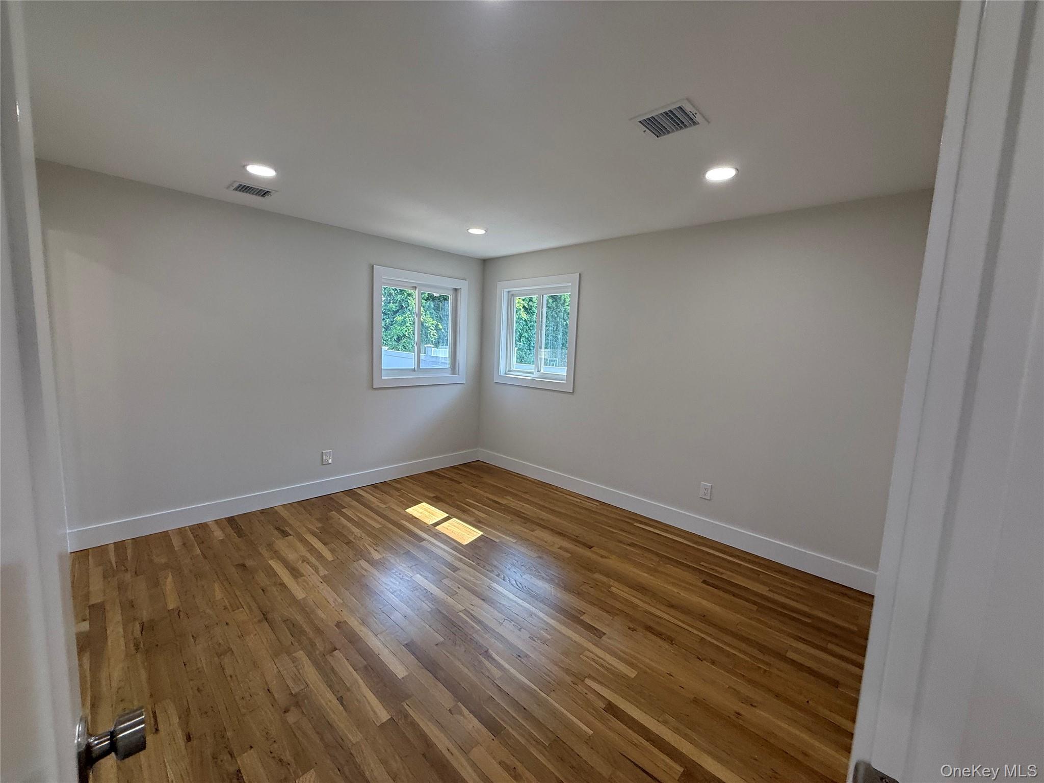 2 5th Avenue Property Photo 10