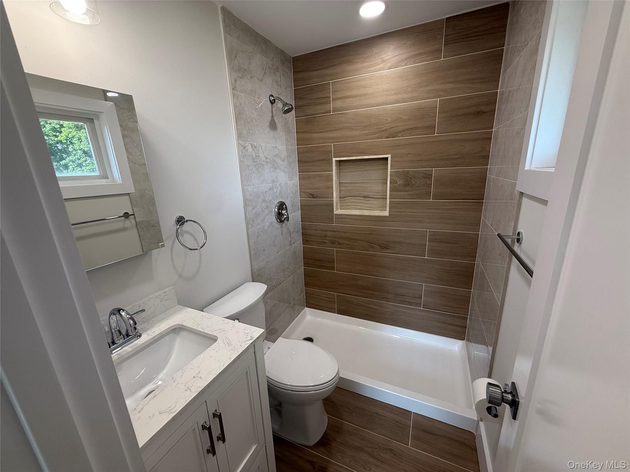 2 5th Avenue Property Photo 12