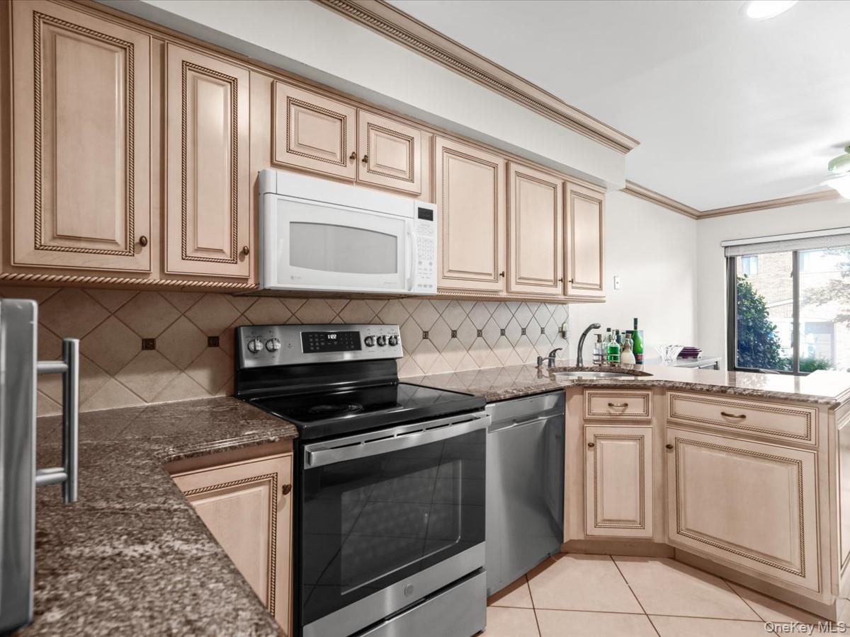 34 Windsor Gate Drive 26 Property Photo 10