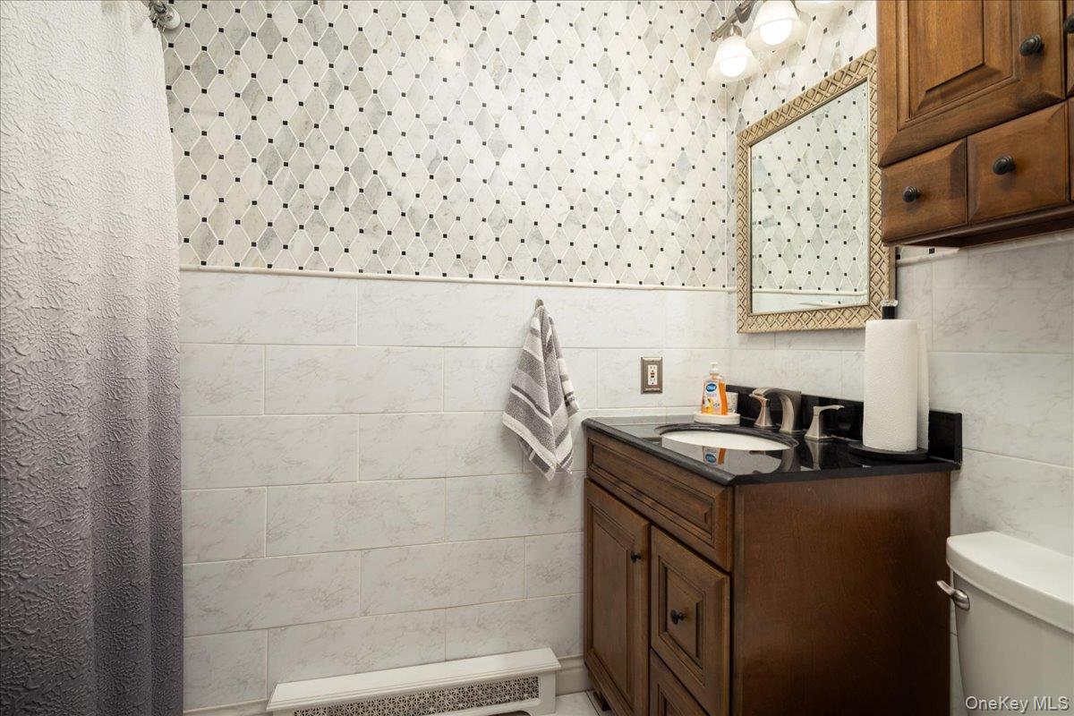 714 Wyckoff Avenue Property Photo 14