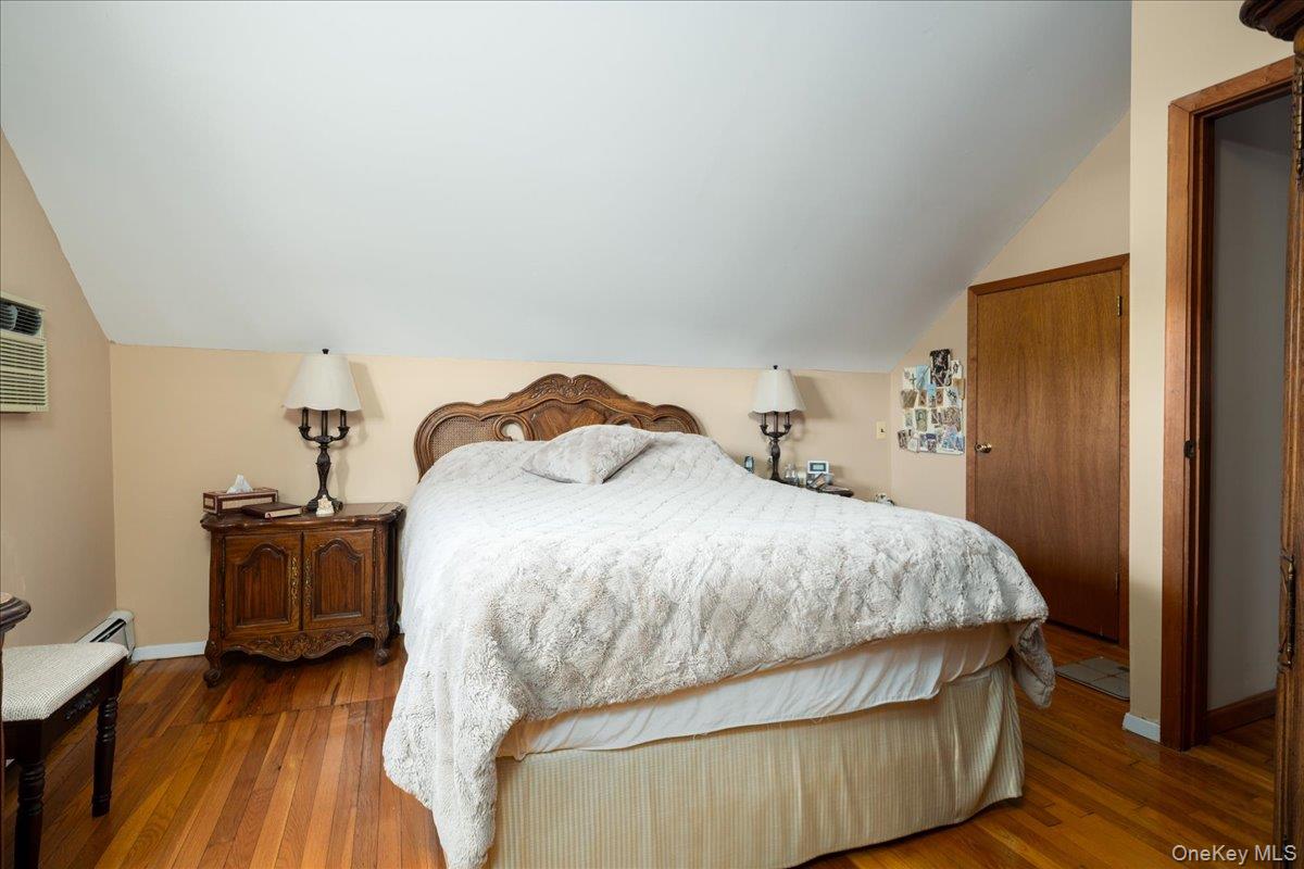 714 Wyckoff Avenue Property Photo 17