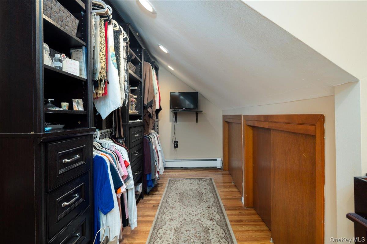 714 Wyckoff Avenue Property Photo 19