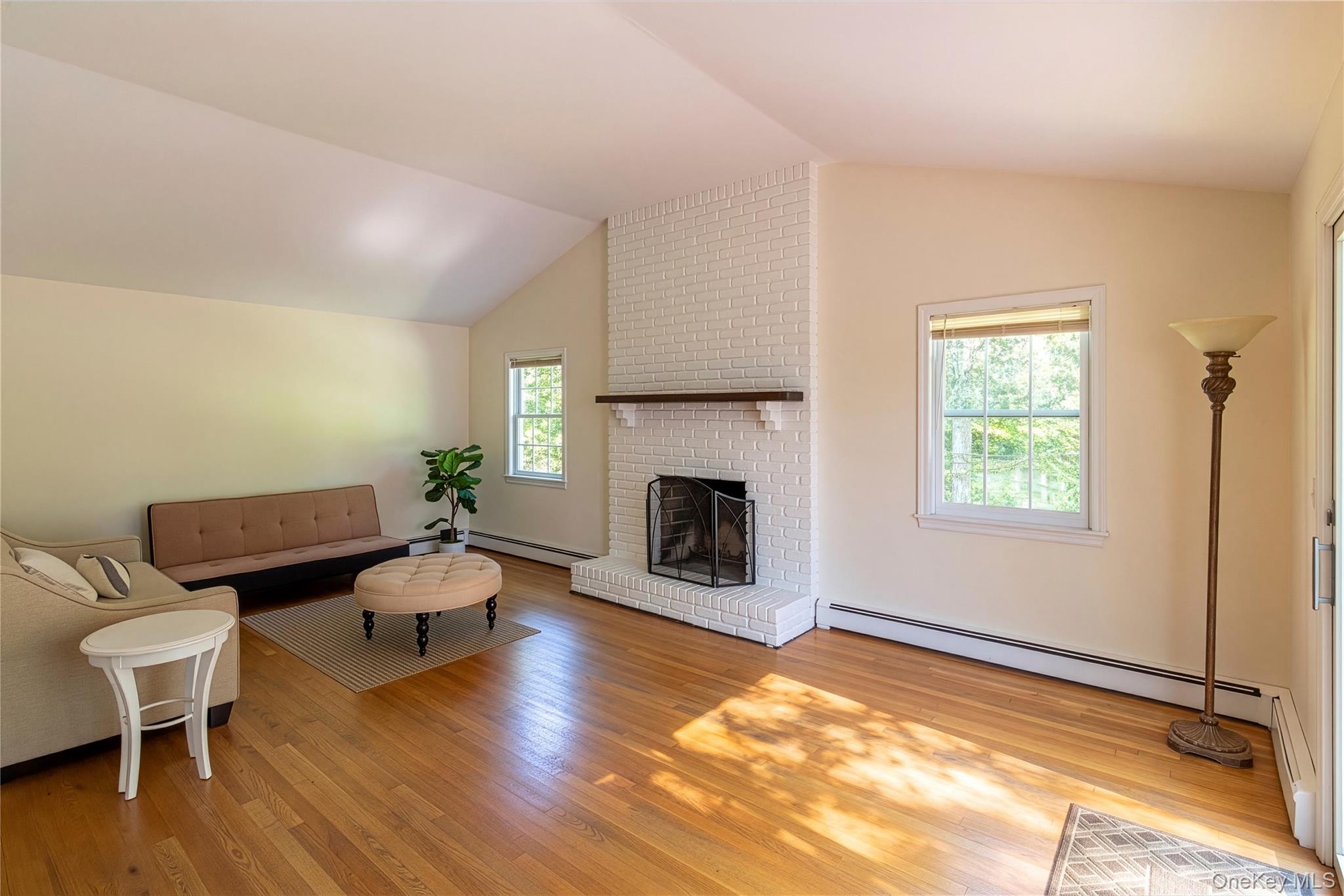 1540 Laurelwood Drive Property Photo 3