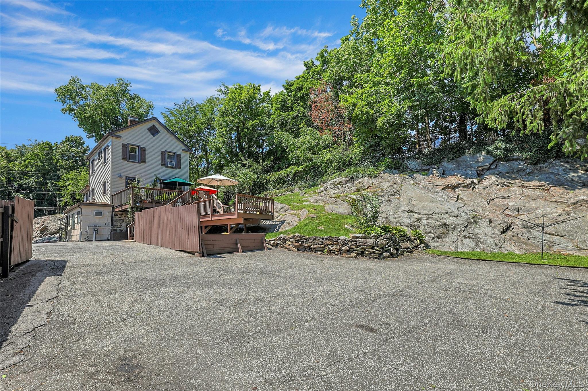 215 Chestnut Street Property Photo 35