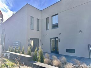 362 W MERRICK Road 207 Property Photo 1