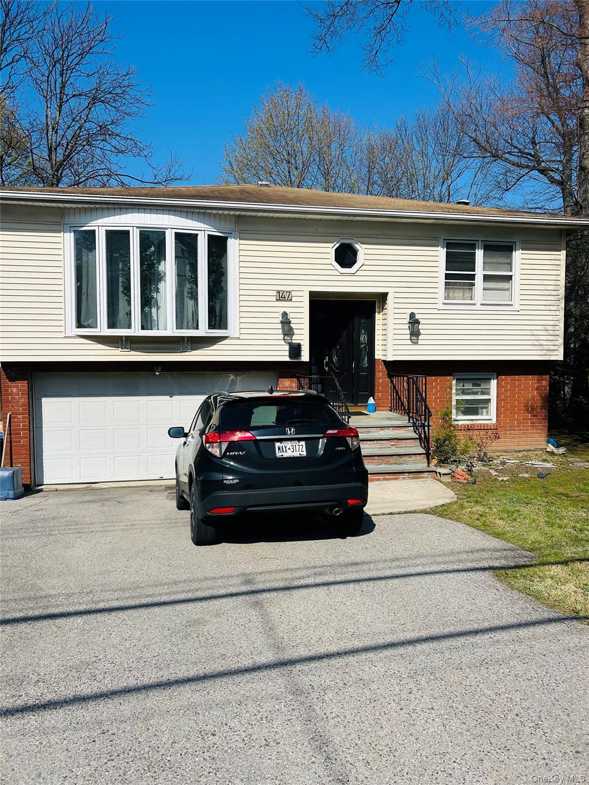 147 Westminster Drive Property Photo 1