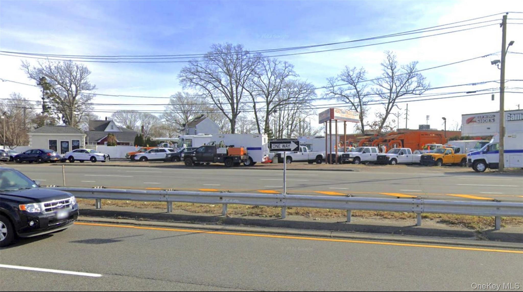 50 Sunrise Highway Property Photo 1