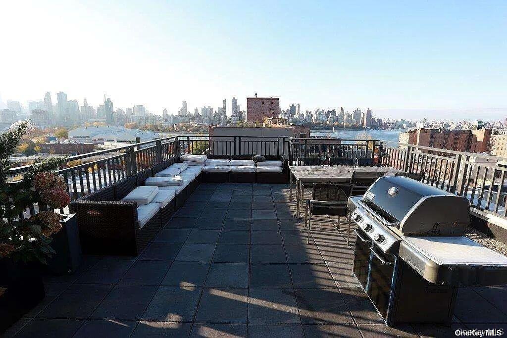 1215 Broadway 424 Property Photo 11