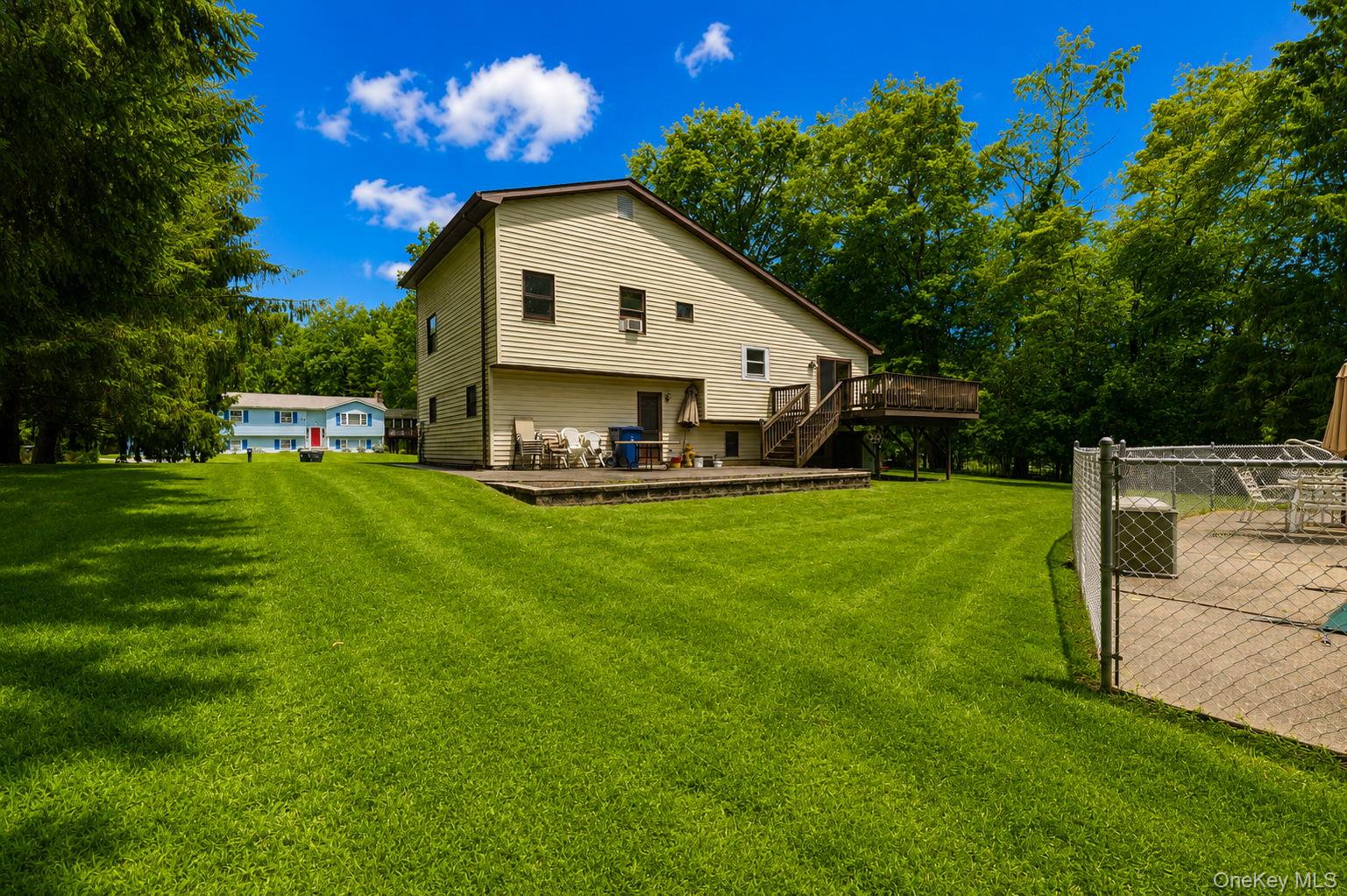 18 Hillside Road Property Photo 21