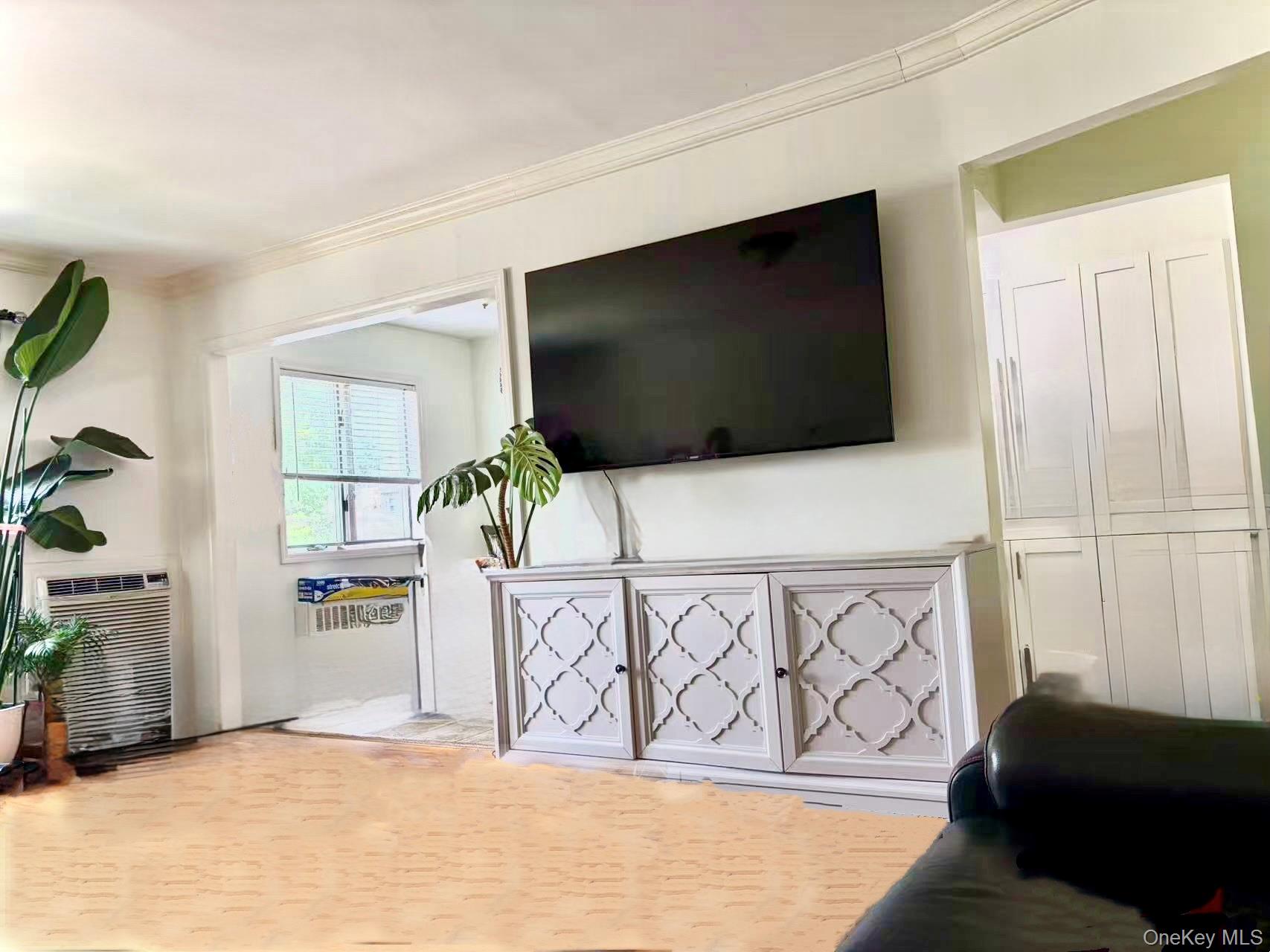 6927 169th Street Property Photo 2