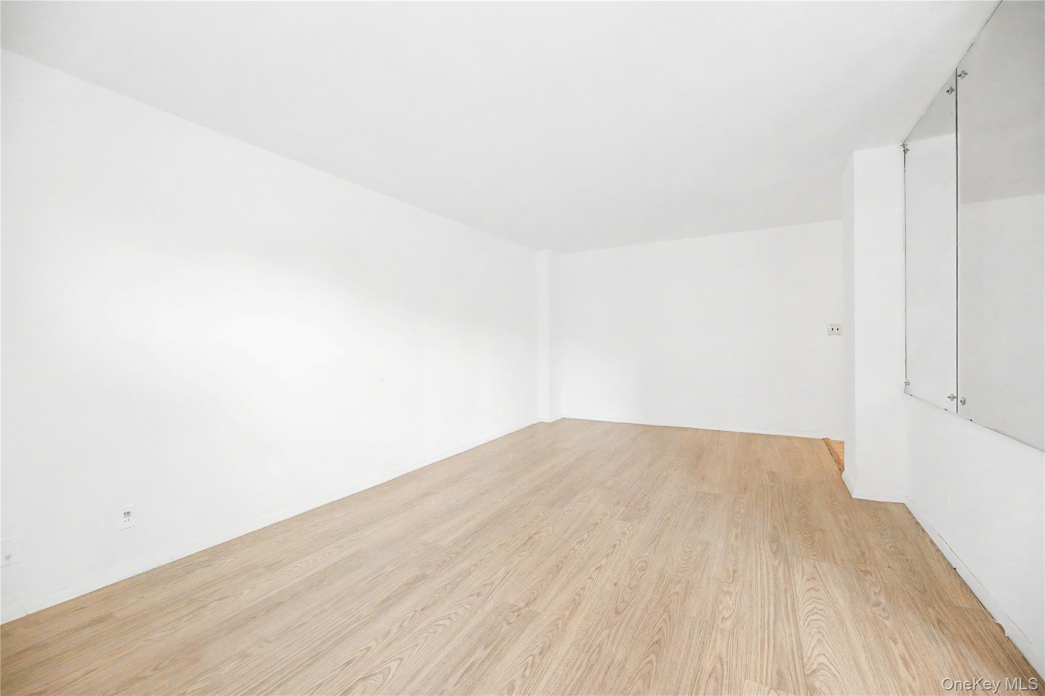 3130 Irwin Avenue 4b Property Photo 5