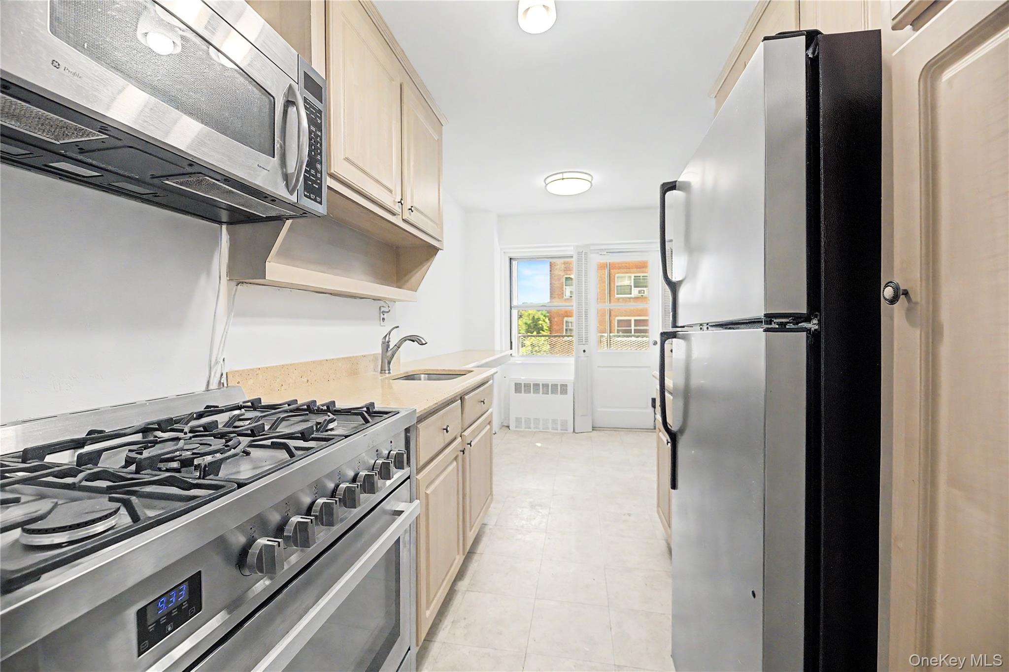3130 Irwin Avenue 4b Property Photo 6