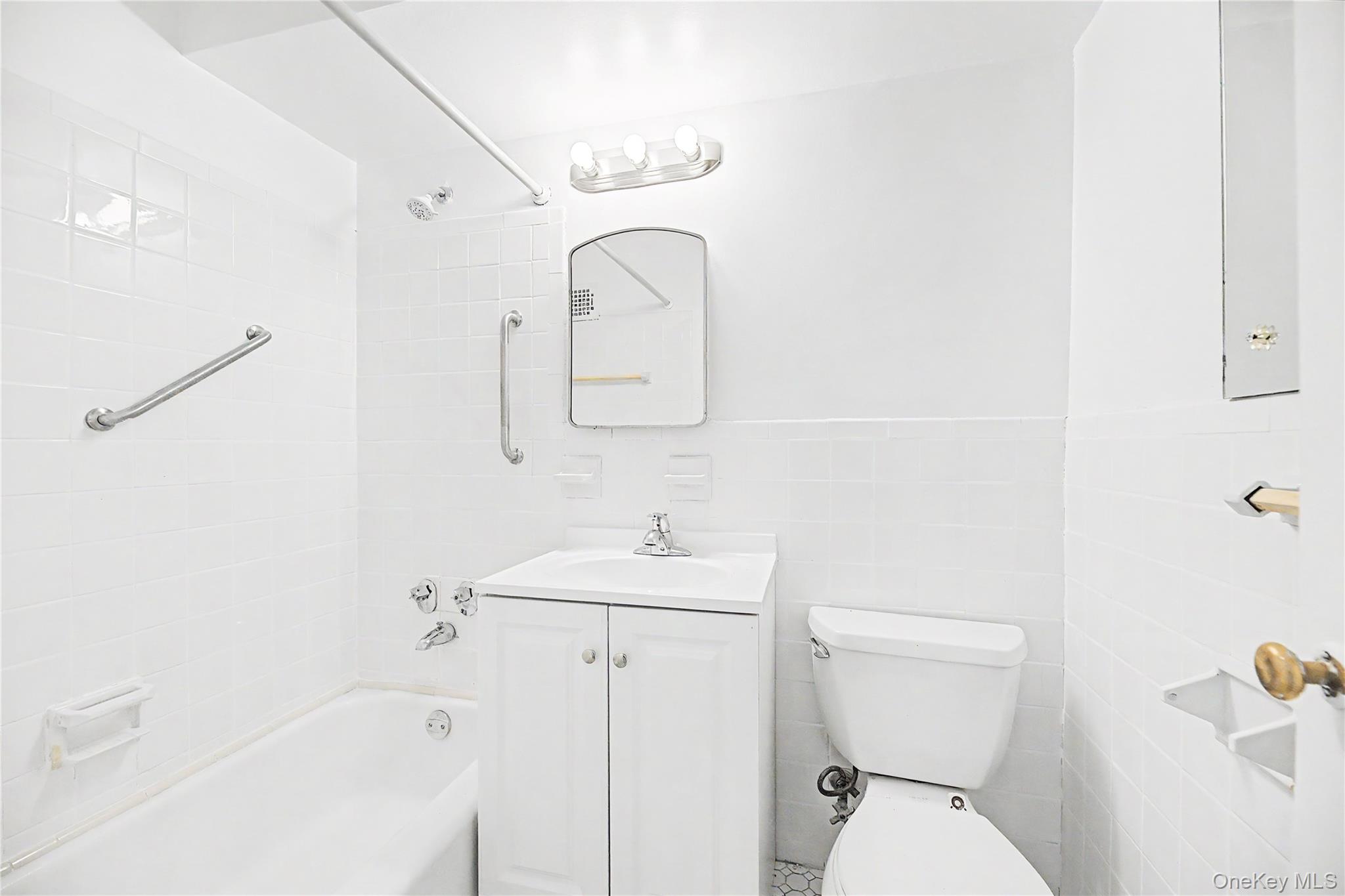 3130 Irwin Avenue 4b Property Photo 13