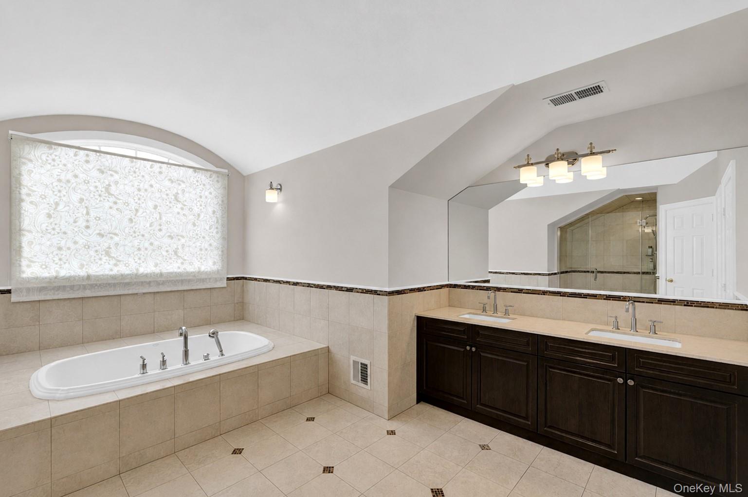 9 Hathaway Lane Property Photo 6