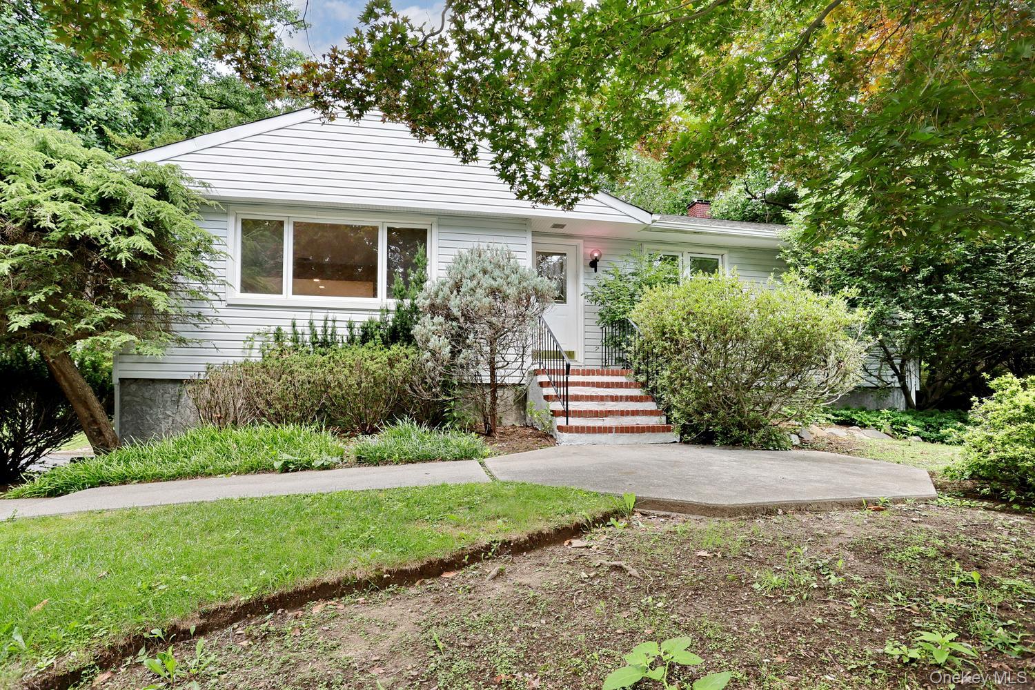160 Pascack Road Property Photo 1