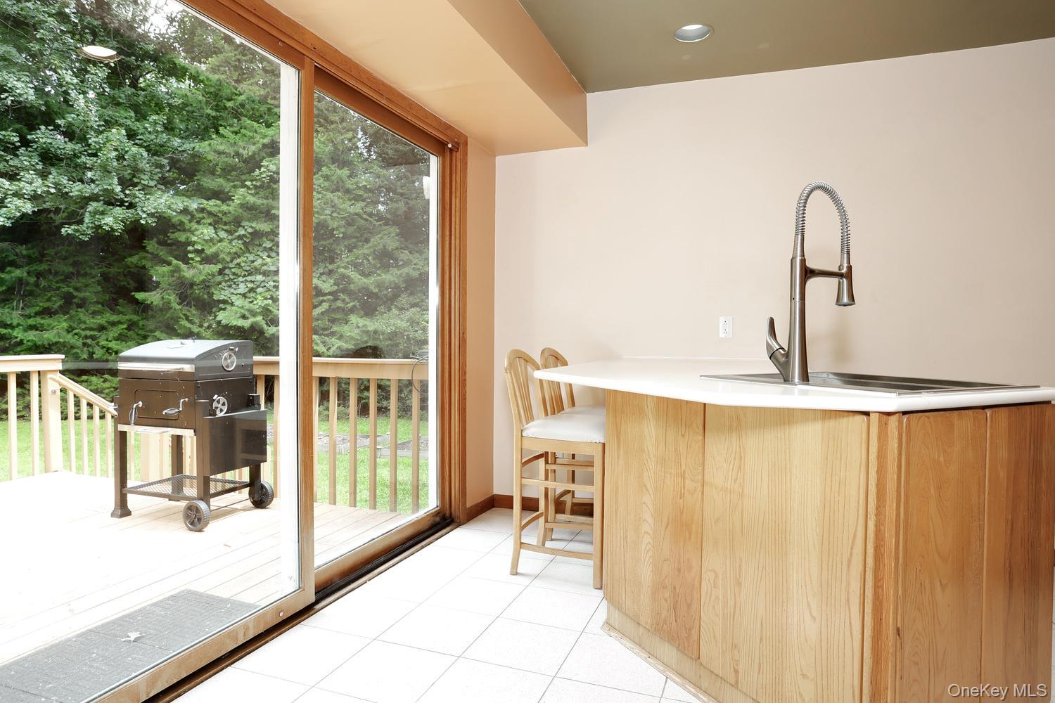 160 Pascack Road Property Photo 11