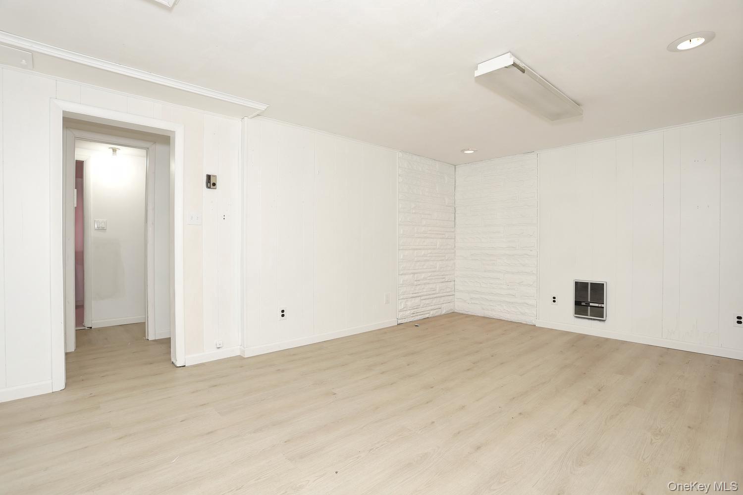 160 Pascack Road Property Photo 28