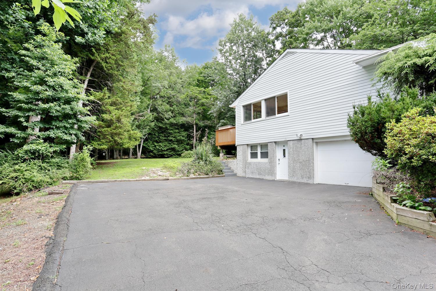 160 Pascack Road Property Photo 30