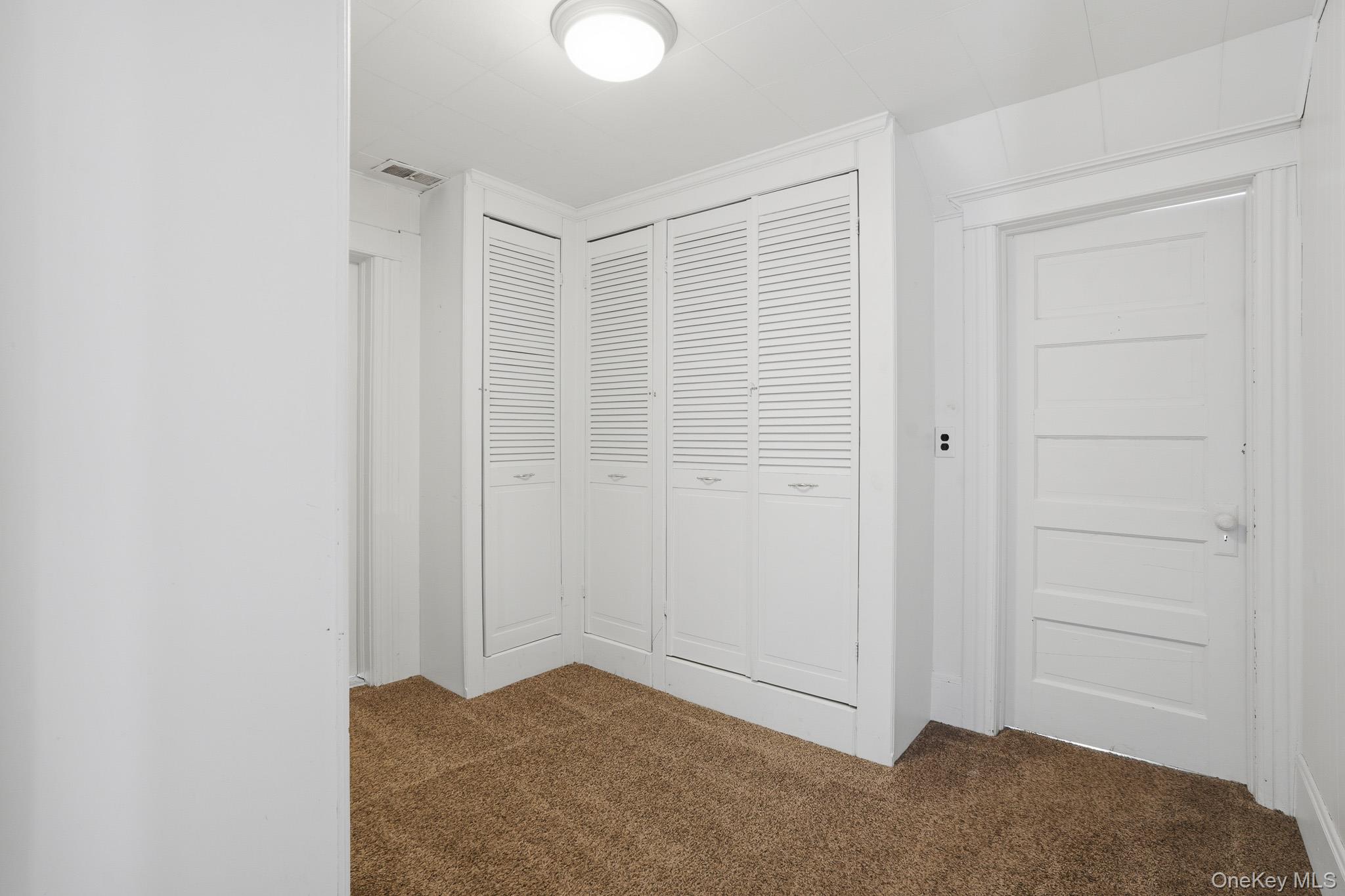 23 Kent Avenue Property Photo 18